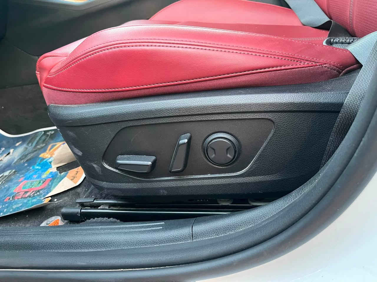 سلام عليكم
للبيع | 2025 KIA K5 GT-Line

المسافة المقطوعة: 13000 ميل

المحرّك: 2500cc

رقم بغداد

المواصفات:

 • فتحة سقف بانوراما

 • تشغيل بصمة

 • رادار أمامي

 • رادار جانبي (نقطة عمياء)

 • تحكمات مقاعد كهربائية

 • شاشة وسطية كبيرة

 • سايد بريك دكمة (Electronic Parking Brake)

 • تدفئة مقاعد

 • تدفئة ستيرن

 • نظام تثبيت السرعة

 • حساسات أمامية

 • كاميرا خلفية عالية الدقة

 • دخول ذكي

 • إضاءة خارجية LED

السعر:195ورقة

رقم صاحب السيارة ***********
