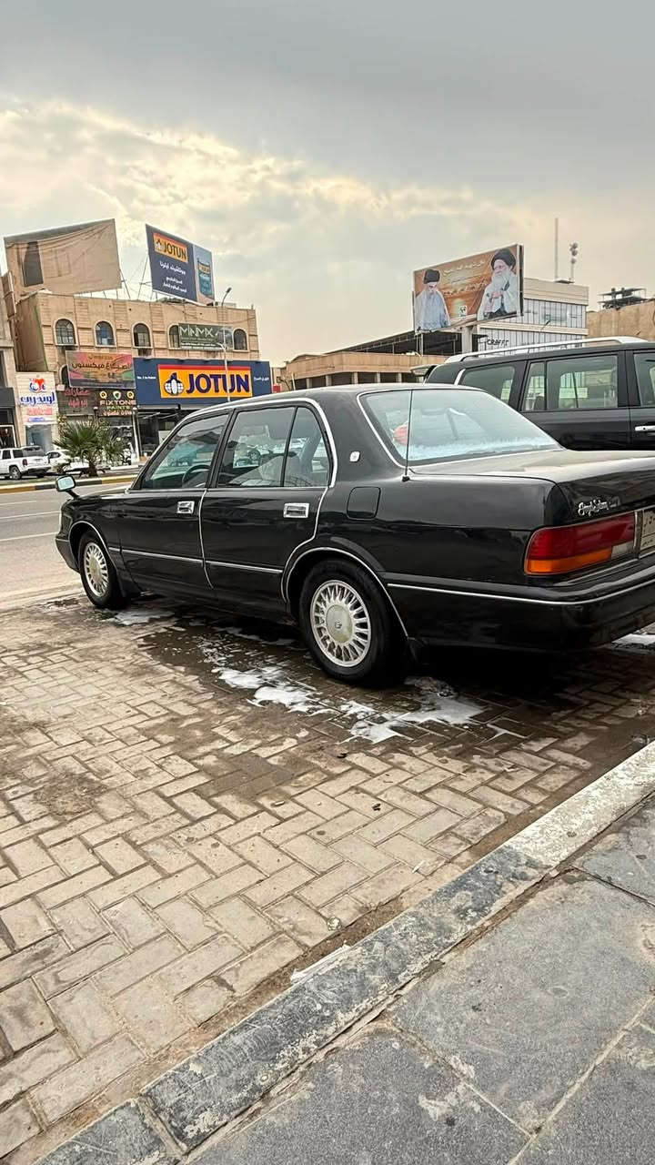 السلام عليكم
أرنب ايسر بلاد كويتي مديل 1993
بأسمي مشروع وطني مداور ثاني يوم مكاني البصره
كفاله من الضربه والصبغ والتبديل
مكينة وكير جدد 
ضفير وكمبريسر تبريد جدد
عنبار بريك وباور استيرن وجعمقه جديده
 تخم تاير جديد 
مابيه نواقص سياره مالت بيت
3قطع أكسن 
ب83وبيه مجال بسيط

***********
