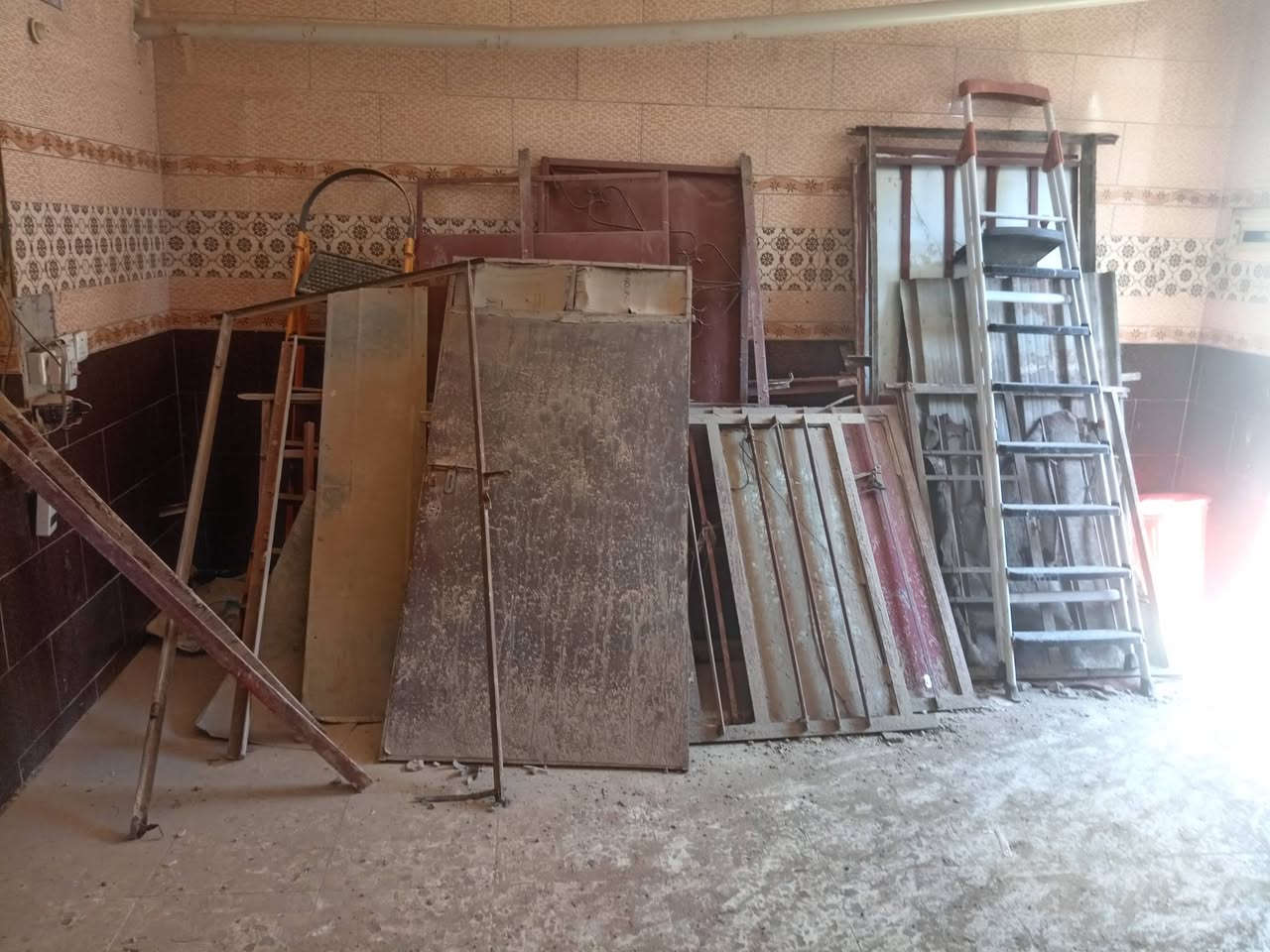 السلام عليكم شيلمان /بيبان شبيابك /سندويش جداري ***********

