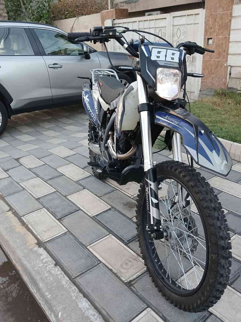 سلام عليكم قفاز crx جديده كامله مكمله صارلها سبوع نزلتها رمبه كامله من شلعه ومعدل محرك 300c مكاني بغداد الغزاليه . ***********
