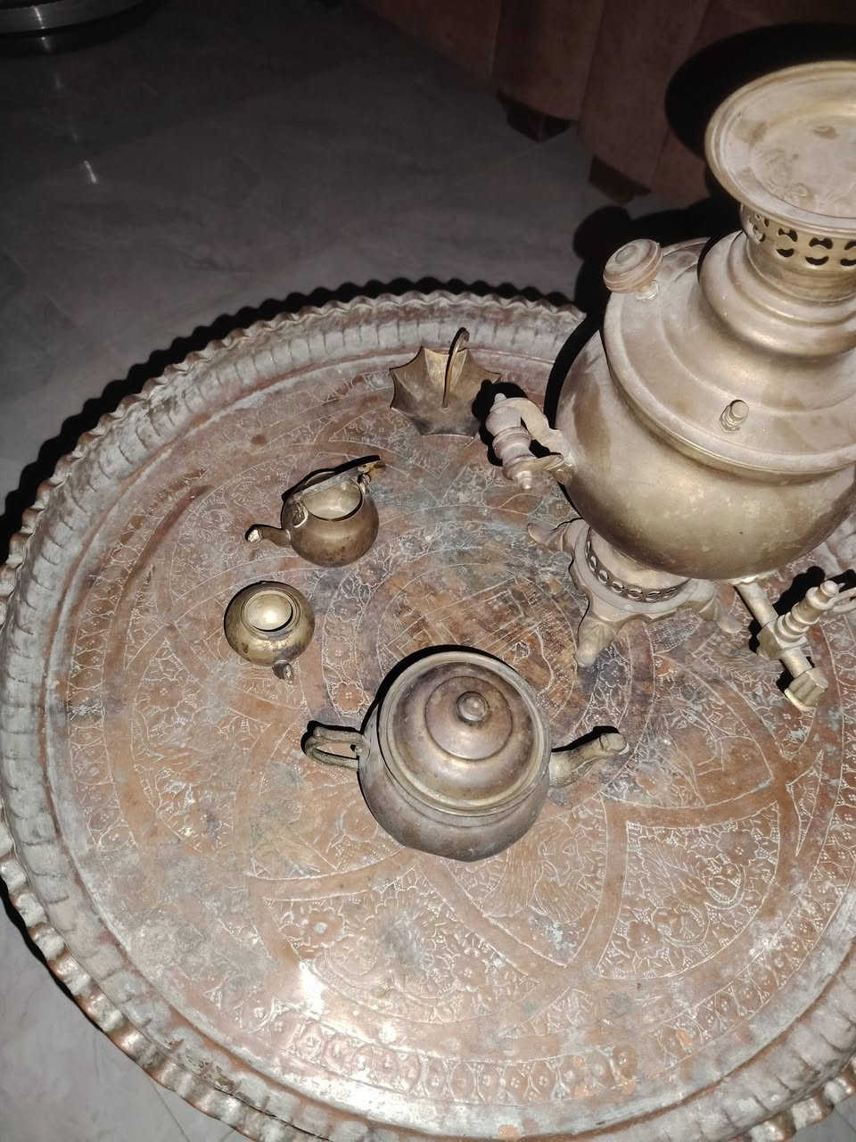 طاولة • للبيع • سعر خاص