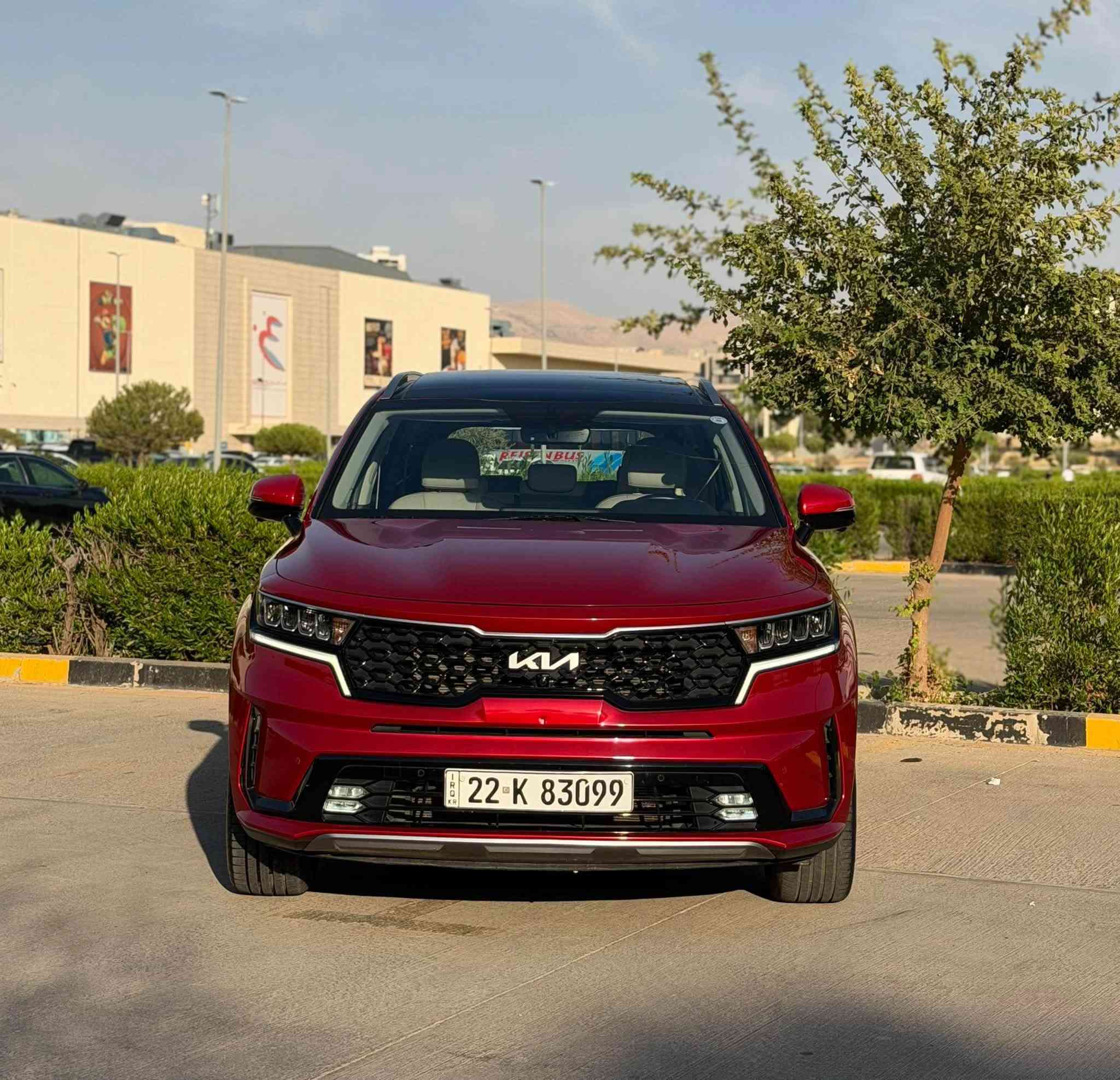 السلام عليكم 
كيا سورنتو 
موديل : 2023
ماشية : 39000 KM
المواصفات 
بنوراما 
بصمة 
بصمة ابواب 
شاشة 
كاميرات 360 درجه 
كاميرات بالدشبول
صندوك كهرباء 
كشنات كهرباء 
كشنات جلد 
كشنات تدفئه + تبريد 
 7 راكب 
 3 قطع تبريد 
شاشة جي بي اس متصلة 
دشبول ديجيتال 
كير ماوس 
نظام سبورت 
نظام انحدار 
نظام ايكو 
انارة داخلية 
انارة داخلية LED 
تشغيل عن بعد 
تحكم ستيرن جهتين 
كروز سرعة 
شفتات ستيرن 
مري شفط كهرباء 
اشاير بالمري 
ترحيب 
ويل كب بلاك 
لايت زنون  
بك لايت 
لد امامي 
بلوجكتور لد 
بردات خلفية 
تبريد بيانو 
حساسات امامية + خلفية 
شاحن موبايل 
المكينة 6 سلندر 
 3500 
(رقم أربيل الجديد باسمي وكاله او تحويل )
السعر : 258 وبيها مجال 
العنوان : بغداد الكاظمية قرب مرور الكاظمية معارض جكوك شركة البحر المميز .
للأستفسار 
عبدالرحمن 
 ***********
 ***********
