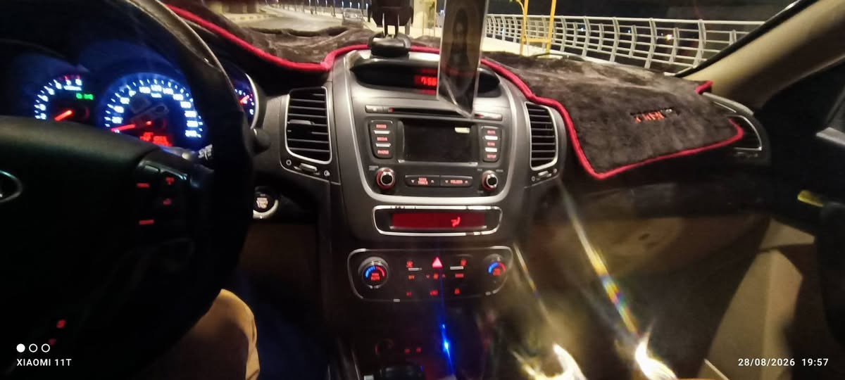 سورنتو 14 كويتي مكفولة سنويه جديده محرك 6 ماشيه 115
رقم بصره باسمي  للتواصل ***********
