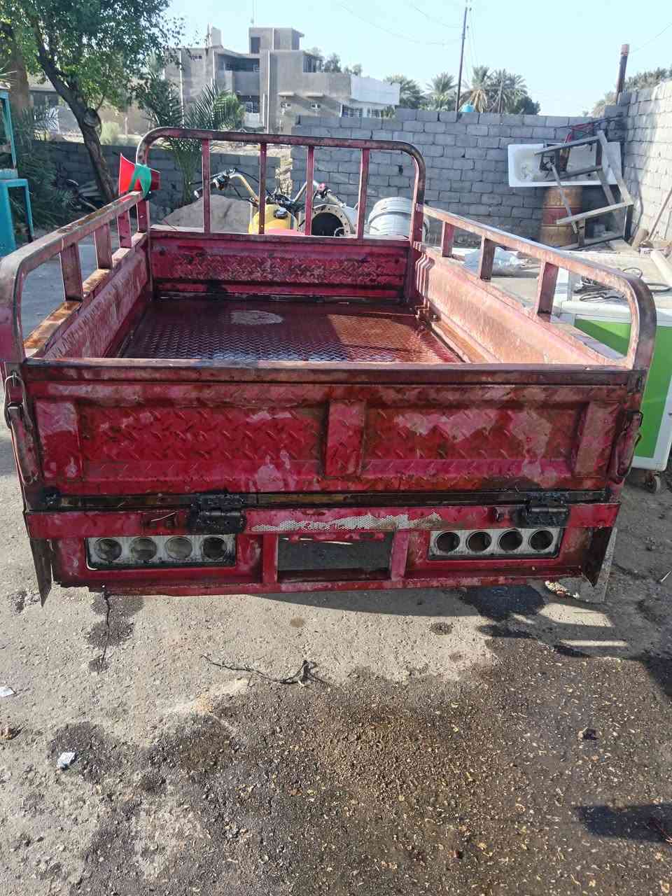 للبيع مديل ١٤ محركها ١٩ قبل جم يوم جفته أوراق اصولي كهربائيات شغاله السعر٩٠٠ وبيها مجال المكان بالقاسم خاص متواجد او ***********
