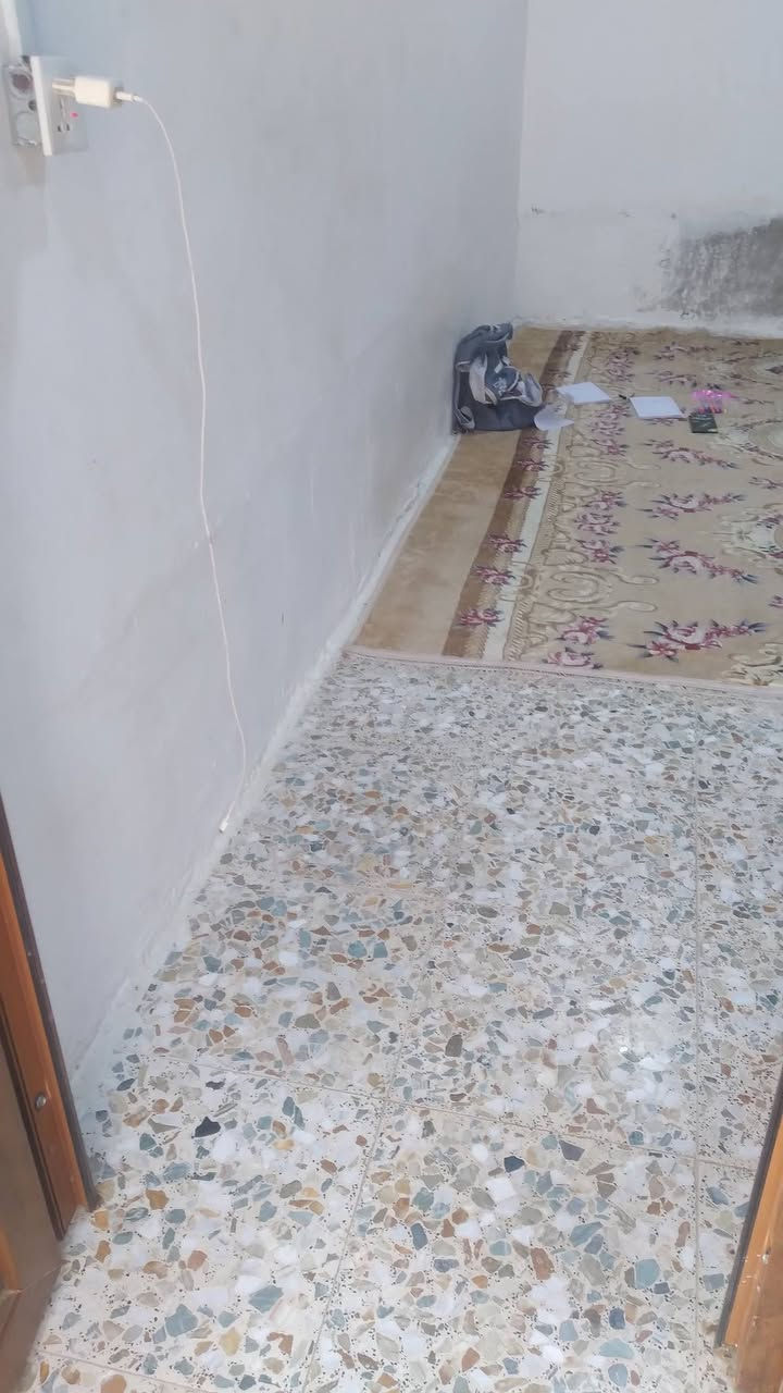 السلام عليكم بيت للبيع ١٠٠متر سعرة ١٣ مع المجال شارع المطار القديم خلف أسواق الامير 
***********
