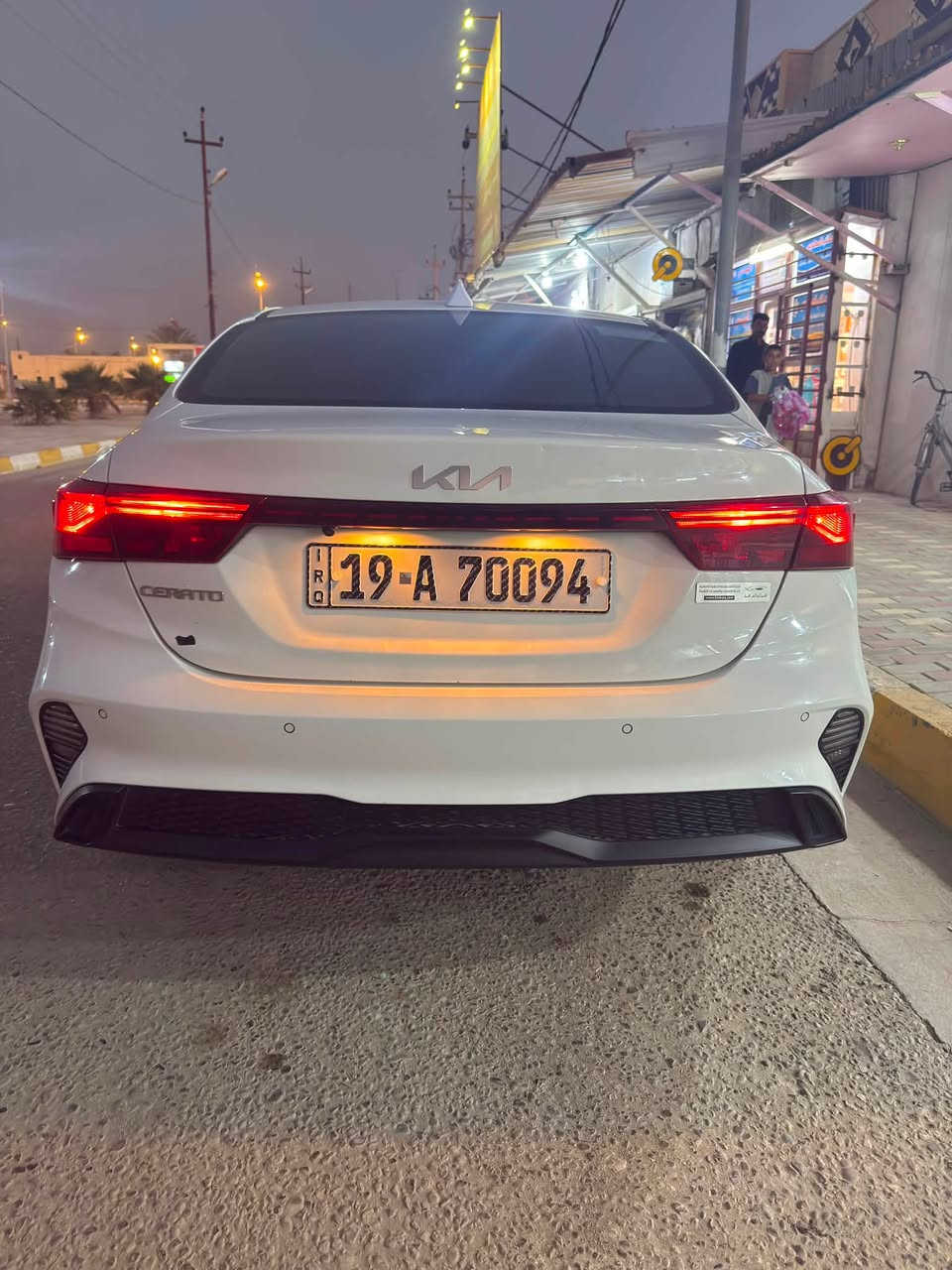 سيراتو 23 خليجي فول ماشية 76 مكفولة ماعدا مكانين بارد بسيط بيها رقم كربلاء ب أسمي تحويل ثاني يوم مكينة  2.0 دوش 
سيارة جديدة ماخذها ع ايدي زيرو سعرها 168 وبيها مجال بسيط ***********
