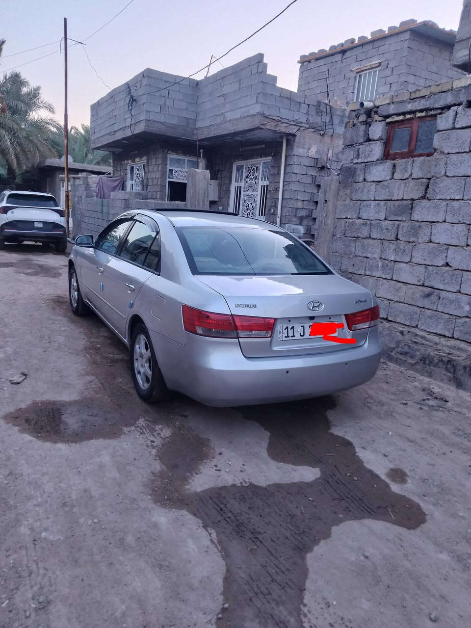 سوناتا 2007 خليجي محدثه 2010 مصبوغه عام جماليه اثر جراد بدون دواخل محرك بي صوت السياره شغاله اطلع بيها كل مكان كير جديد تبريد ثلج تدفئة شغاله صدر أمامي خلفي جديد تخم تاير سياره جاهزه معروضه ب 78 وبيها مجال بسيط مكانها بغداد ابو غريب اخوان مكلف بالنشر ***********

