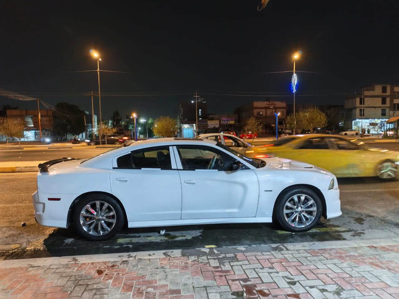سلام عليكم جارجر 2012 اصل مبدل الجاملغ  فول مواصفات سياره جديده وجاهز كير محرك تبريد رقم بغداد بسمي مكاني كربلاء 
سياره فول واحد على واحد بصمه تشغل عن بعد مكينه 5700
للاستفسار ***********
