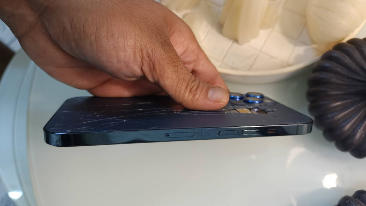 السلام عليكم إيفون 12 برو ماكس ذاكره 256 مبدل بيه الشاشة أحسن نوعيه و بطاريه أفضل نوعيه بالسوك باقي التفاصيل بالصور موجوده أعلى سعر ابيع ***********
