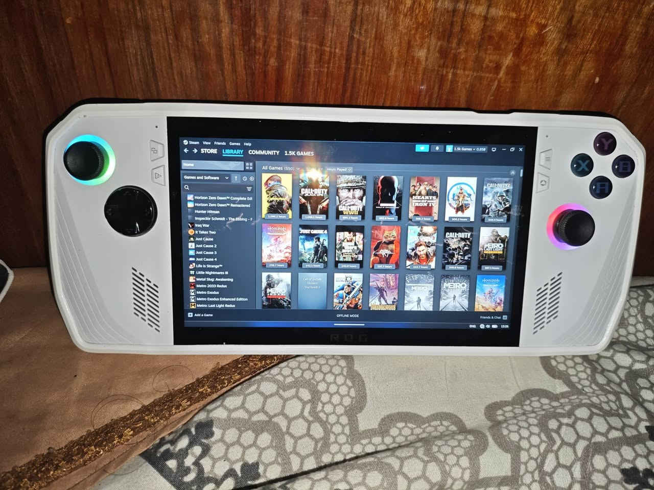 السلام عليكم جهاز ROG ALLY نسخة Z1 Extreme الجهاز نظيف نظافة تخبل الجهاز مامفتوح ابد ويا شاحنته الأصلية وكفر حماية وكم لعبة وحساب ستيم بس بدون كارتونه الجهاز مساحتة 512 g الجهاز رايده ب600 عدل 

مكاني ميسان حجي عبد على السده 
هذا رقمي ***********
