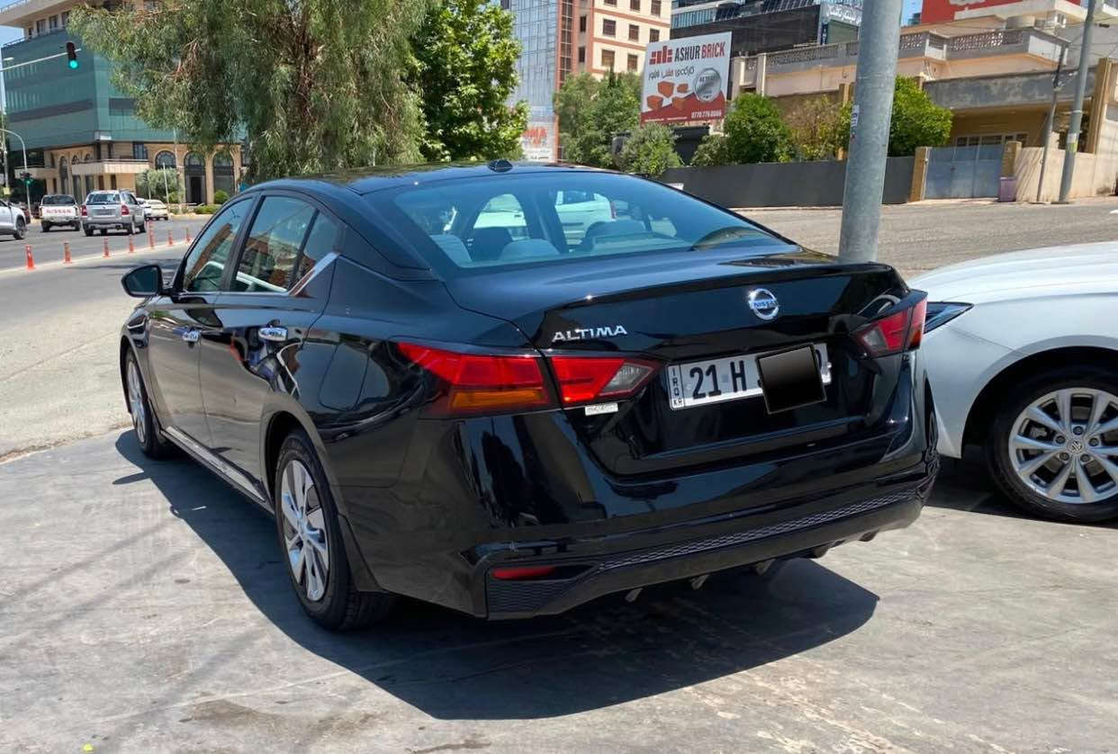 Nissan altima 2020 
مواسەفات ( S ) - مۆدێلی ٢٠٢٠ - تەنها ١ پارچەی بۆیاخە -
تەنها ( ٦٨ هەزار ڕۆیشتووە ) - ئیرباگی نەتەقیوە 
سەنەوی و رەقەمی تازەیە 
گير و مەکینە و کارەبایی و تەحویل و غەرامە بە شەرت 
لە سلێمانیم 
*********** السليمانية, العراق
