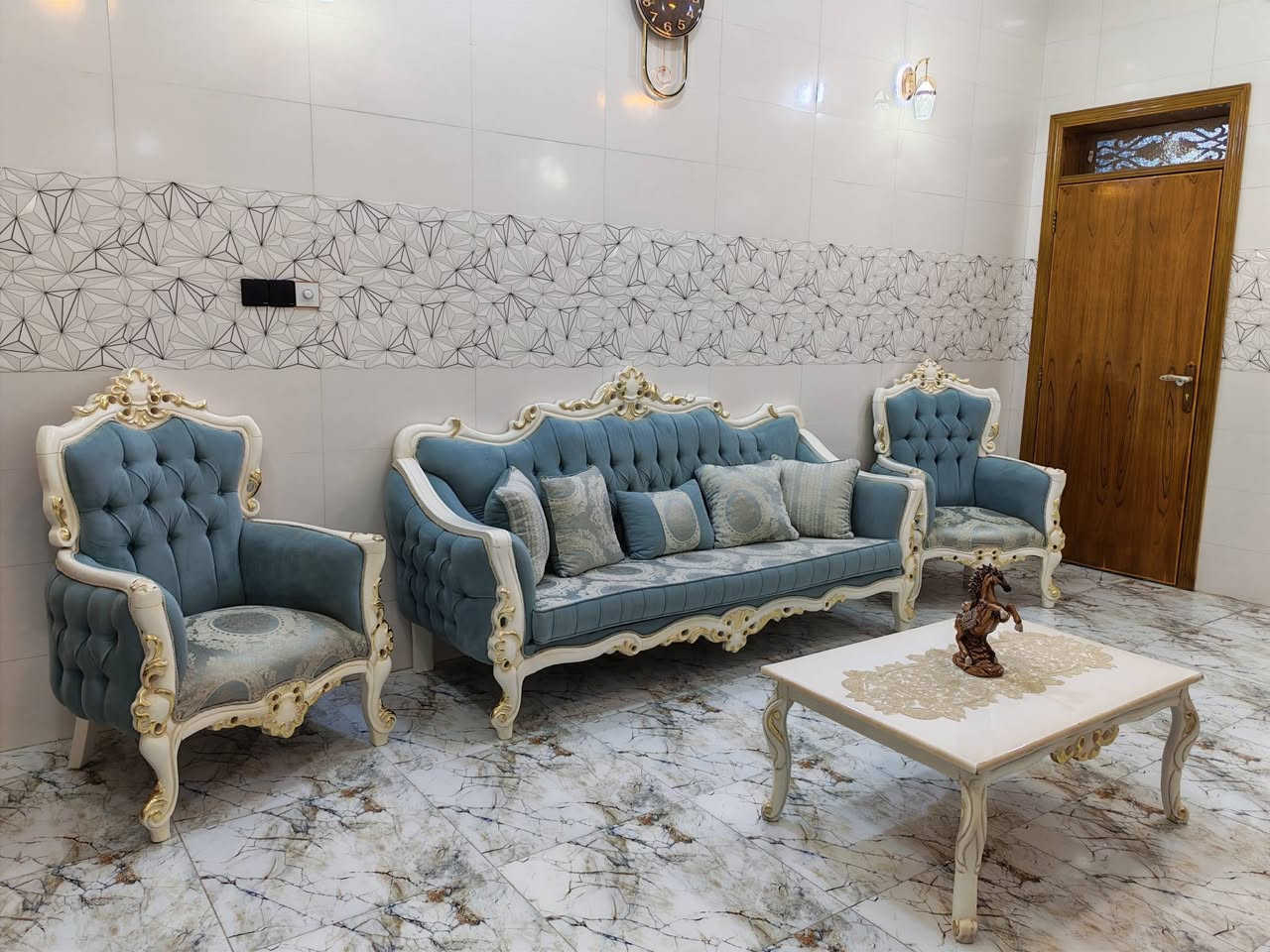للبيع تخم ملكي زان تركي  مديل جيستر حديث ١٠نفرات مع طبلة وسطيه لون فيروزي مكان كربلاء ***********
