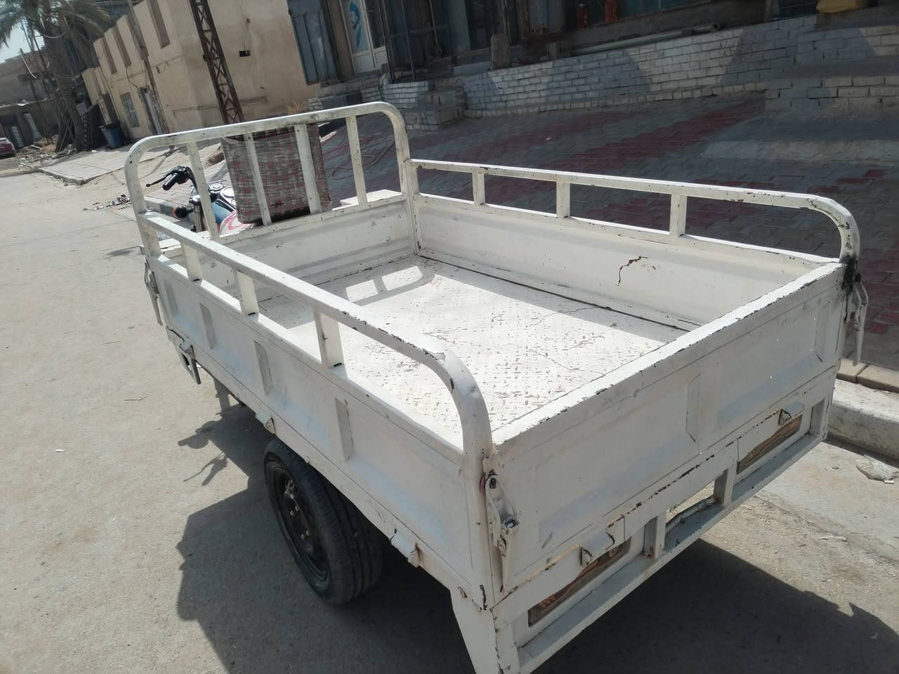 السلام عليكم ورحمة الله
ستوتة MTR  للبيع، نظيفة جداً .
المحرك: 150cc ، نظيفة 
الموديل: 2013
الأوراق: سنوية أصولية (رقم بابل ) 
المكان: كربلاء الحسينيه 
السعر: مليون و100(وبيها مجال قليل).
، للتواصل والاستفسار الاتصال على الرقم ***********]
