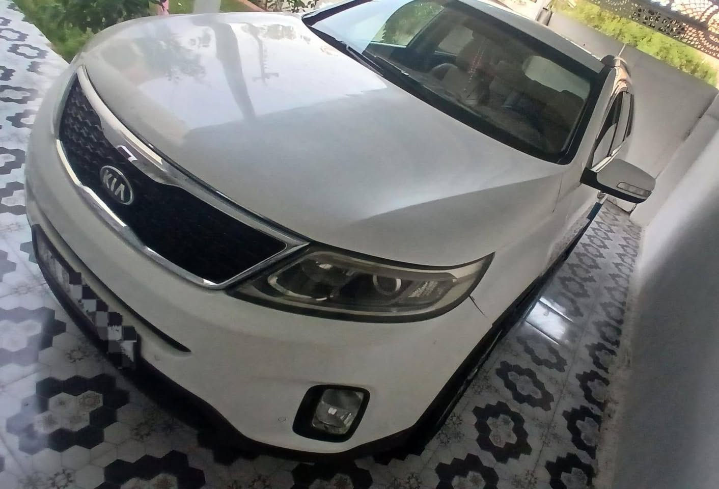 السلام عليكم
🛑 السعر 129 🛑 📞 ***********

🚘 سورينتو خليجي بنظافة الزيرو، رقم بغداد بسمي، تحويل أي مكان، رقم دولي جديد، سنوية مجددة، فل مواصفات عدا الفتحة، 7 راكب.

بصمة، حساسات أمامية وخلفية، كاميرا، كراسي كهرباء، 4 سلندر، دوش 3 قطع، تبريد وتحكمات ستيرن، داخل جلد، يدات ضوئية، دوسات ليزرية، LED أمامي وخلفي، ويل كروم، مرايات جانبية شفط، تخم تاير كوري، إنارة داخلية، تبريد كراسي، بيانو ثلج ❄️

كير ومكينة وصدر شركة. السيارة بيها جاملغ خلفي جهة اليمين.

📍 المكان: بغداد
