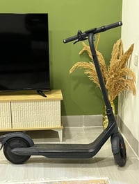 🛵 سکۆتەری کارەبایی Ninebot E2 Pro بۆ فڕۆشتن 🛵 سڵاو هاوڕێیان، سکۆتەرێکی...