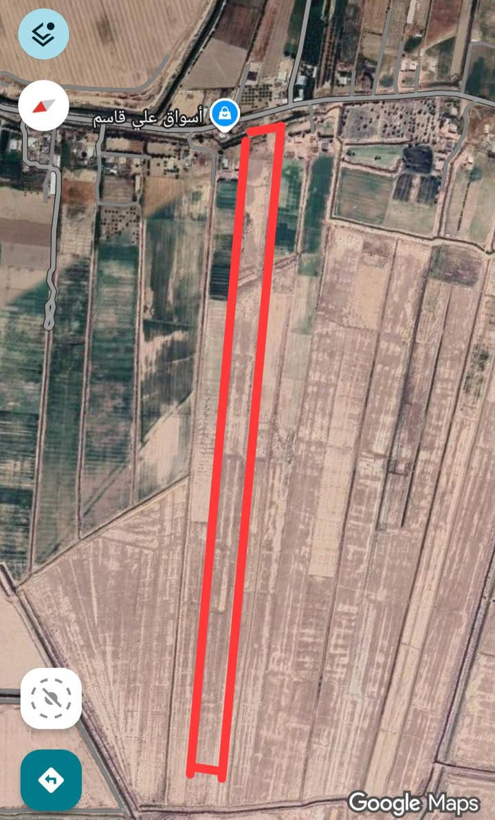المكان بغداد ناحية الوحدة طريق الكوت مقابيل سيطرة اللج الاولى من جهة بغداد تبعد عن الشارع العام دقيقتين تابعة لبغداد ( منطقة الحميضة)
ارض زراعية عقد 117 ب اسمي مجدد . المساحة 35 دونم
تصلح سكن وزراعة
ماء كهرباء واصل كلشي تبليط وجه شارع ومدرسة قريبة ومحلات 
واجهة الارض ٨٠ متر الارض غير مزروعة 

‏‪***********‬‏
المكان بغداد ناحية الوحدة طريق الكوت مقابيل سيطرة اللج الاولى من جهة بغداد تبعد عن الشارع العام دقيقتين تابعة لبغداد ( منطقة الحميضة)

نص مكتوب في الصور:
- أسواق علي قاسم Google Maps
- أسواق علي قاسم
- Google Maps