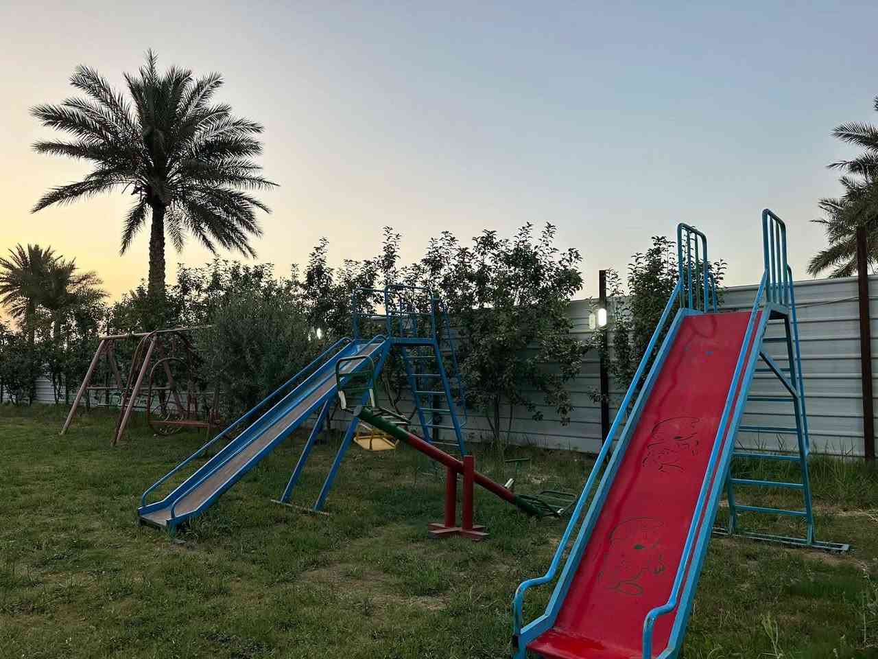 مزرعة الزعفران الشاطئية 1
متوفر حجز اغلب ايام الاسبوع موثق في تطبيق اجرلي إطلالة شاطئية على نهر دجلة🏖️  
العنوان : الزعفرانيه نهايه شارع الربيع مجاور مصنع ببسي بغداد 
للحجز والاستفسار الاتصال او التوصل واتساب : ***********
0783191914
