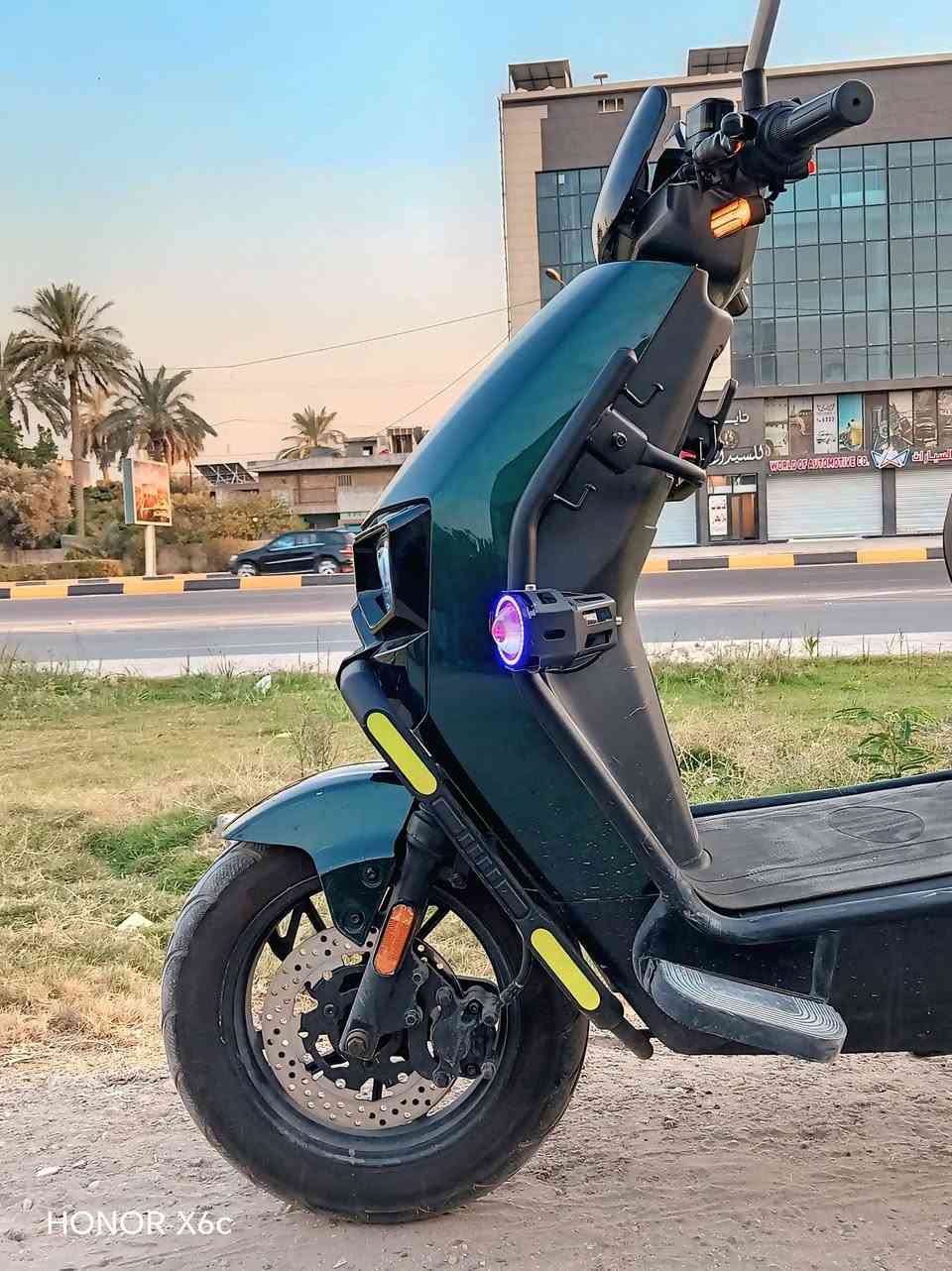 دراجه شحن للبيع نوع TRON دراجه نضيفه كلش حجم الكبير كفرات نضيفه الدراجه بل كامل بيها درع كهربائيات شغاله كلهن اشاير زنون سرع متعدده البريك نضام الدسك امامي وخلفي دراجه كامله من كل النواحي جاهزه للأستخدام لون زيتوني استخدام ٢٧ يوم نضيفه بعدها بحاله الوكاله السعر 875وبيها مجال بسيط  للاستفسار الاتصال على *********** الرقم
واتساب موجود
