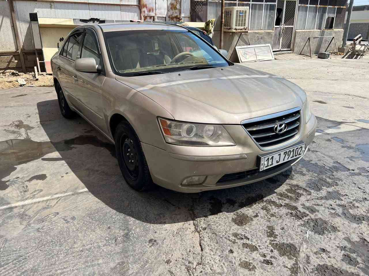 للبيع سوناتا 2009 وارد امريكي حادثه باب خلفي مبدل فقط بيه مكانات صبغ ابيع حزام السياره ليبل واحد مكفوله من الضربه دواخل عسلي +صاج تحكم ستيرن كشن كهربائي شاشه كامره خلفيه دواره تبريد منضومه كامله جديده تخم تاير حداديه كير محرك جدد حجم المكينه 2400 السياره جاهزه وجديده مال جناي سياره بسمي رقم بغداد انكليزي السعر.   88       مكان السياره حله 
بدون مراوس بيع فقط ولحد يذكر سعر بالتعليقات رجاءً 
             ***********.     ***********
