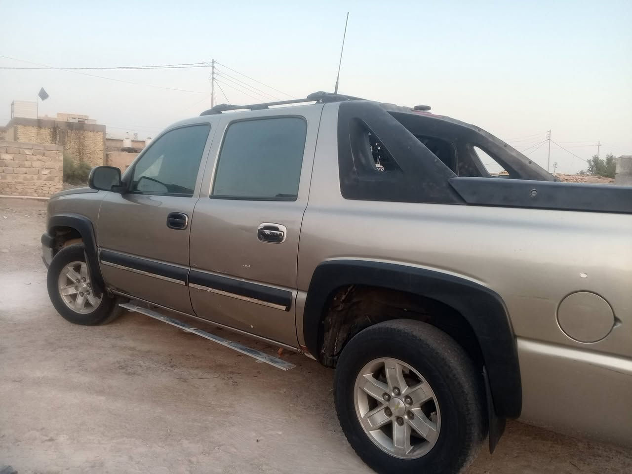 سلام عليكم ورحمه الله وبركاته جمسي فلانج للبيع سياره جديده محرك كير تبريد ثلج موديل 2003رقم نبار مميز مداور بسمك تاير نص حداديه جديده سعر 100شده وبيهه مجال مكان سماوه رقم ***********

