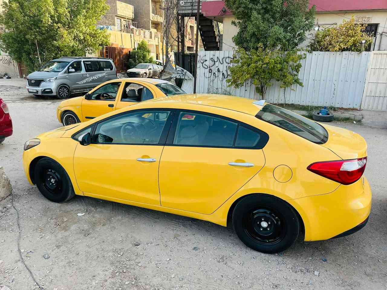دفورتي 2015بسمي بيه جاملغ مبدل بدون داخل فقط صبغه وحده كفاله عامه من كلشي تخم تاير تبريد ثلج مكينه كير جديده سياره لوك مكاني بغداد السعر 100وبيه مجال ***********
