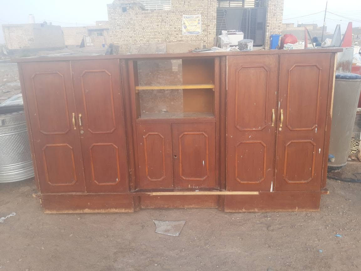 ثلاجه اربع بيبان نضيفه شغاله السعر 450 وبيه مجال 
كنتور 5 بيبان السعر 175 وبيه مجال 
بوفيه يرادلهه قفاله السعر 125 وبيه مجال 
جربايه نضيفه السعر 35 
الاستفسار اتصال على الرقم *********** ملاحظه اتصل على الشريحه عمارة, ميسان
