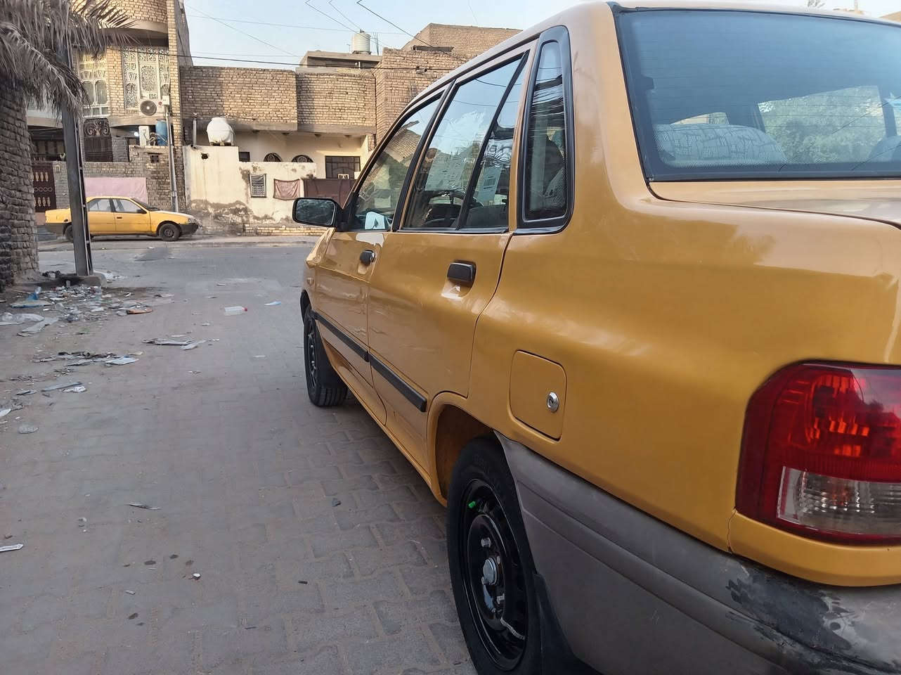 سلام عليكم لبيع موديل ٢٠١٢ سيارة محرك وكير مكفولآت تخم تاير حداديه جديدة تبريد سيارة جاهزة هاتف *********** مدينة الصدر السعر.    ٣٢
