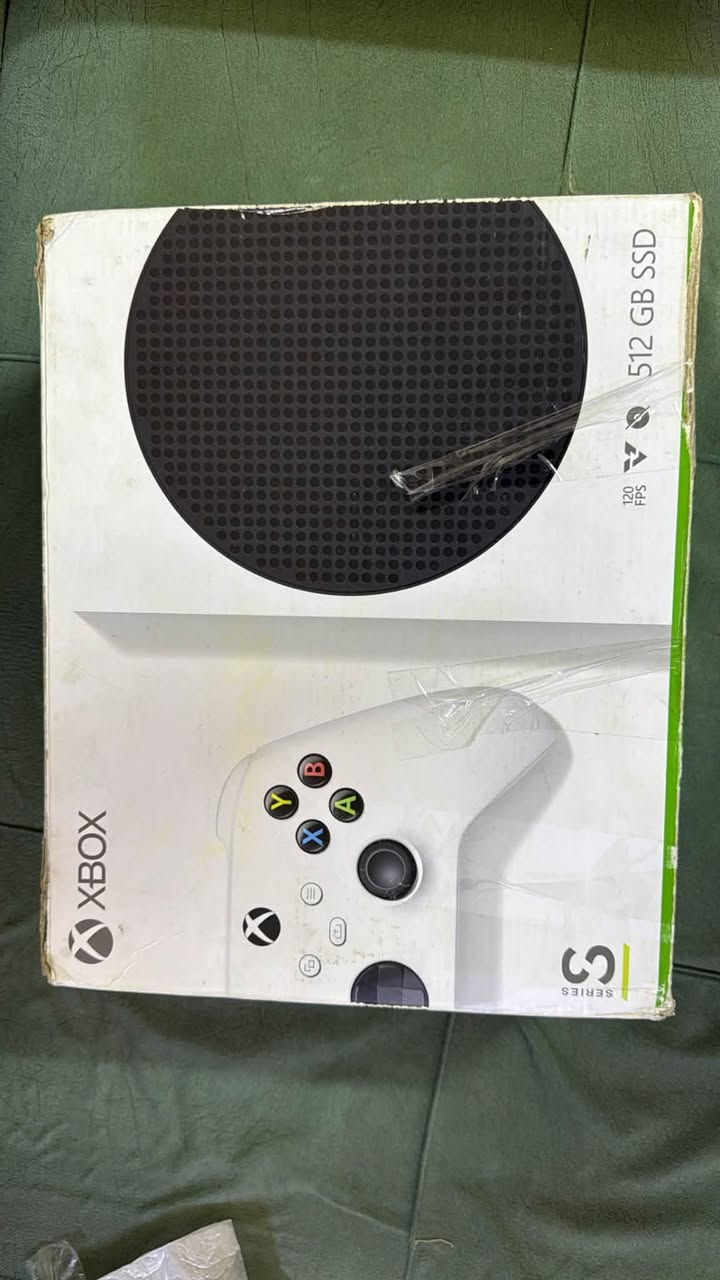 سلام عليكم
X-box Series s 

مستخدم نضيف وجهاز لوك ستيكر مع كامل ملحقاته الاصليه الكارتونه وغيره مع ups 850 الجهاز مثل ما موضح نضيف وغير مفتوح او داخل صيانه السعر (450) و بي مجال  للتواصل و الاستفسار ***********
