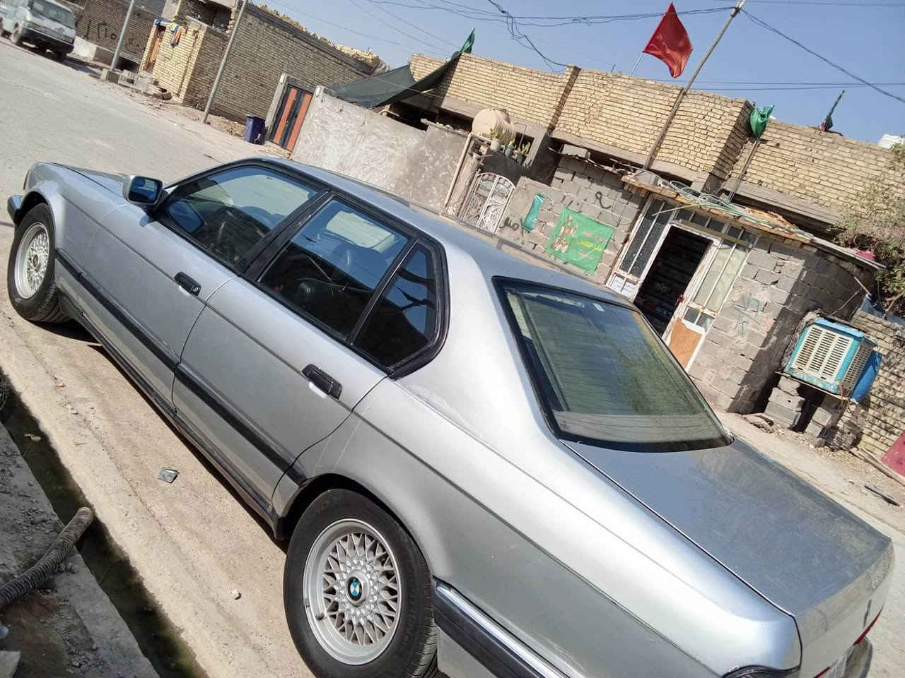 السلام عليكم

للبيع بي إم دبليو730 اصل بيها محرك 35 محرك كير جدد تبريد شغال ثلج داخلها جلد اصلي كهربائي امامي والخلفي فتحة سقف شغالة 3 بردات بلاد جام دبل شغال دبل جكمجة دبل ايرباك حساسات امامية خلفية سكليتر كهرباء صبغ جمالية بيها الجاملغ الخلفي تصليح بسيط فقط تخم اطارات جدد باتري جديد على الضمان دبل كميوتر بغداد بسمي سنوية 27 السعر 60 وبيها مجال قليل الاتصال *********** بغداد, العراق
