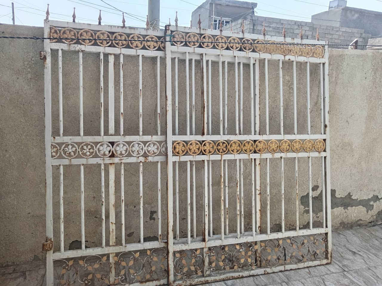 باب للبيع ترهم سلايت وترهم طلاكتين طلاكه قياس 150 وطلاكه قياس 170 حديد ثكيل السعر 100 مكان بغداد قرب سيطرة الشعب القديمه مقابل بوب الشام ***********
