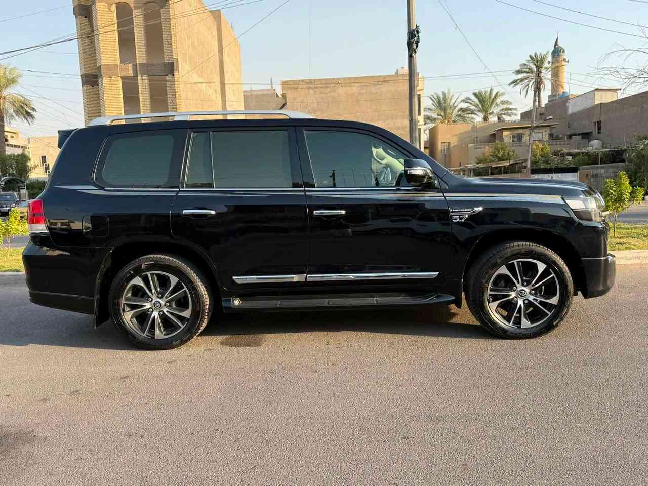 السلام عليكم
لاندكروز 2021 VXS فول الفول مواصفات لكزس
مكفوله محرك 5700 ماشيه 144 كم
سياره جاهزه رقم بغداد شبه مميز باسمي
العنوان بغداد السيديه
السعر 525$
للاستفسار ***********

