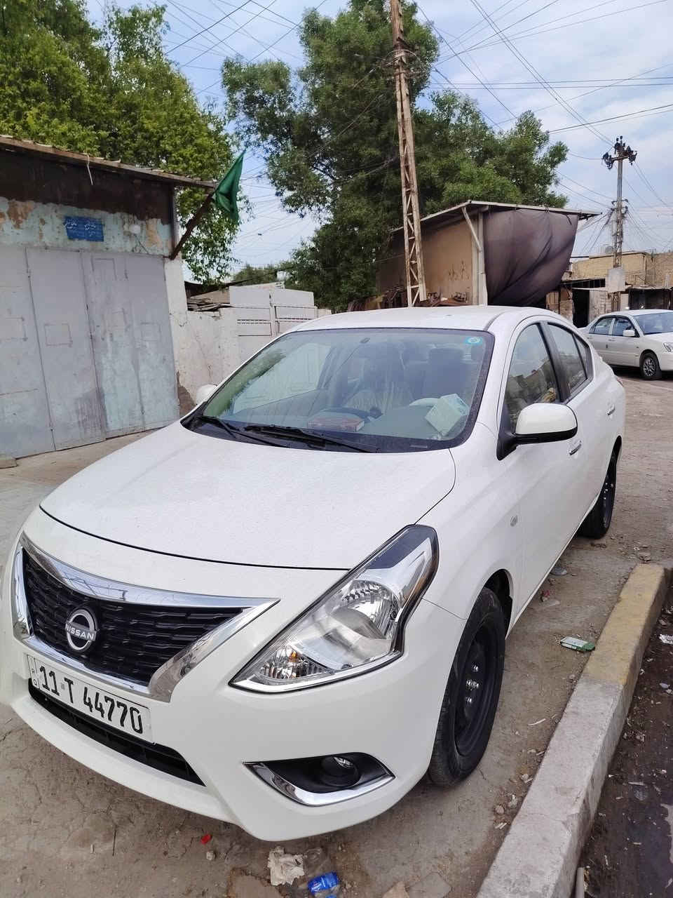نيسان سني • رقم بغداد • مشي ٧٠٠٠