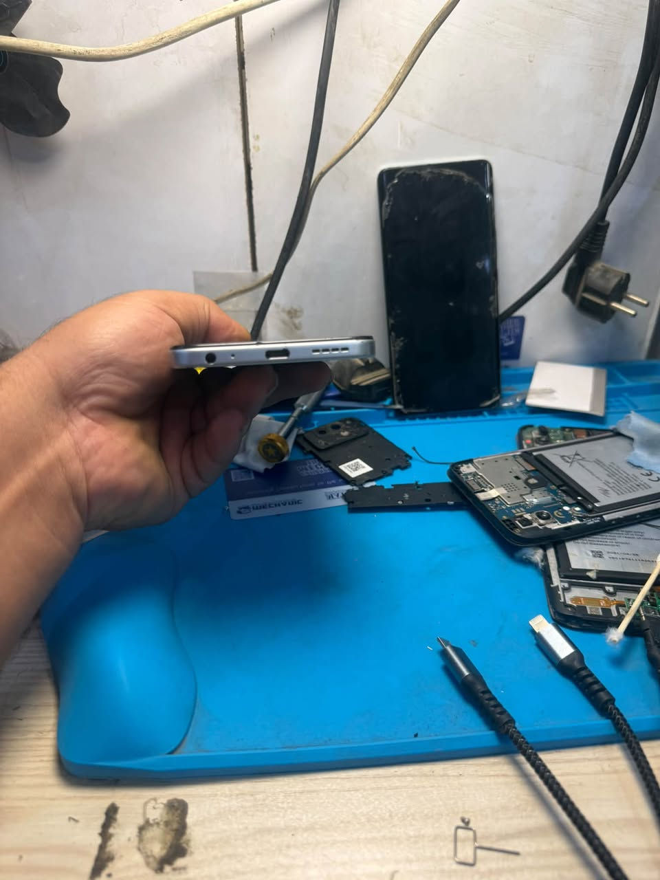 انفنكس هوت 60i • ٢٥٦ • شاشة ١٢٠ هرتز