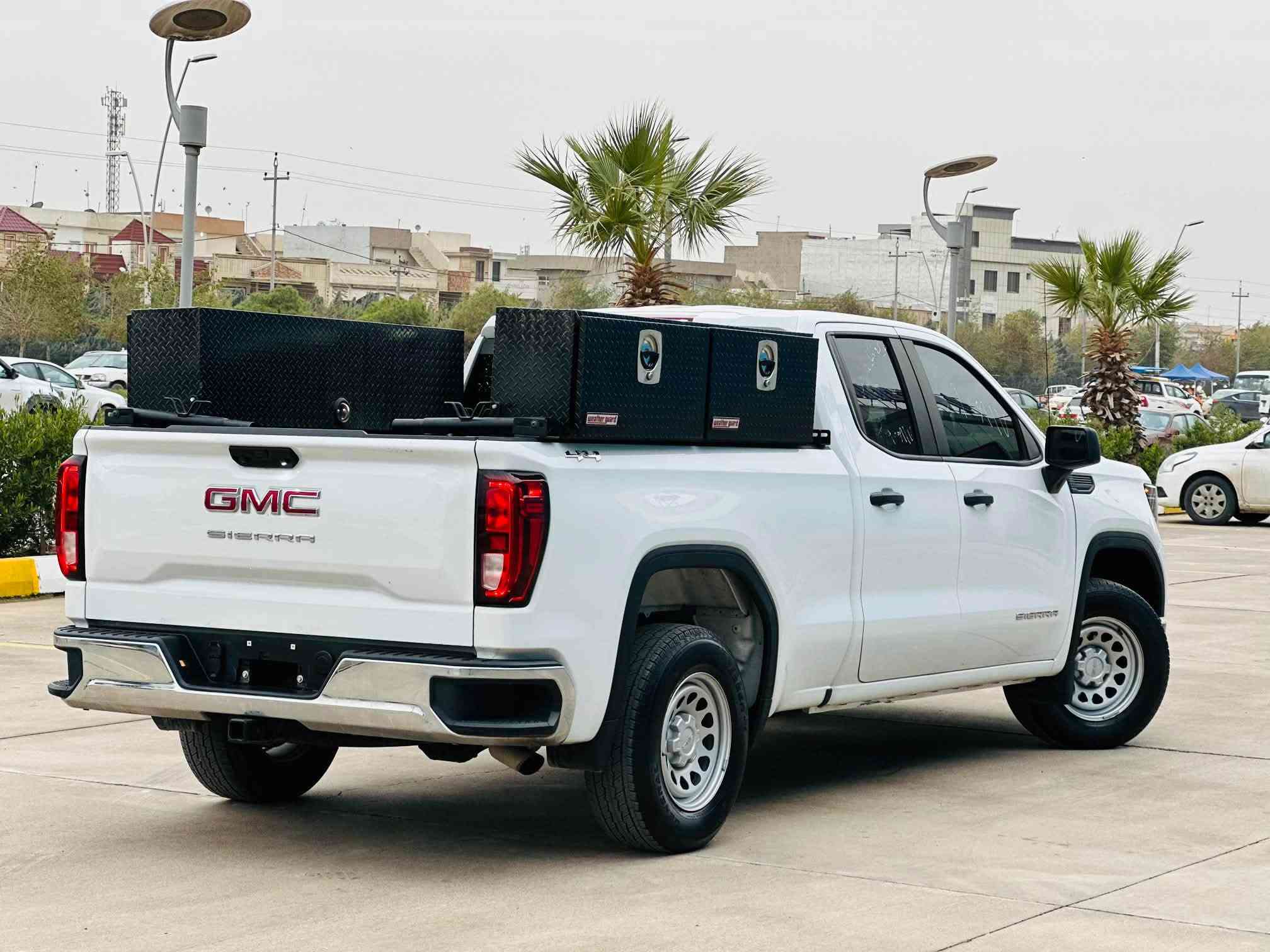 السلام عليكم
2024 GMC SIERRA K1500

جيمسي سيرا 

بصمة تشغيل عن بعد

2700 توين تيربو

دفع رباعي AWD 4*4

كير تعليك

كشن كهرباء

رادار خلفي

رادار امامي

 تحكمات ستيرن

مثبت سرعه 

تحديد مسار

لايت زنون

الحادث جملغ سايق شبر حافة بنيد 

دواخل و شاصي مكفولة 

ايرباك ستيرن راجع سستم

السعر225 بدون رقم 

مكان السياره اربيل📍 (معرض اربيل كارس )

للاستفسار والجاد بالشراء الاتصال ع الرقم

***********☎️📞
