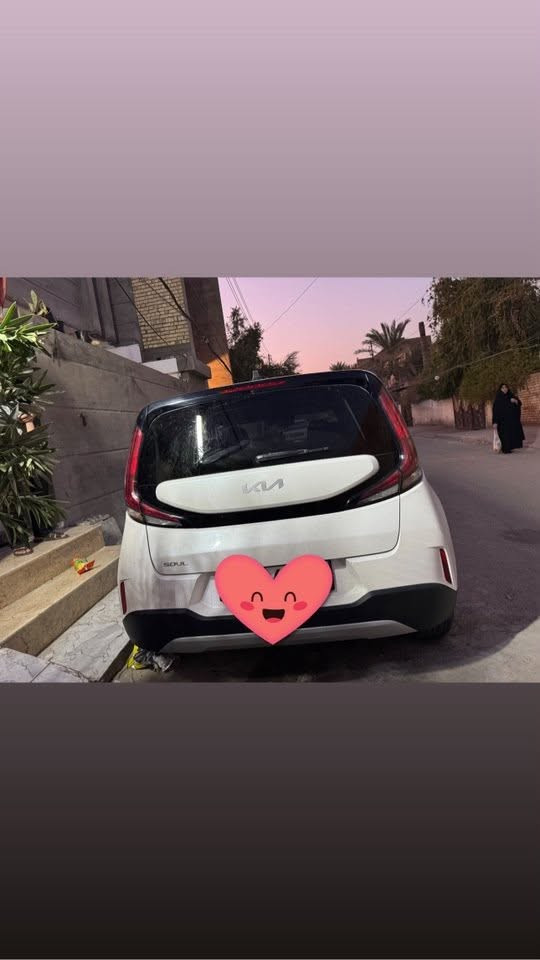 كيا صول للبيع وارد امريكي موديل 23
لون صدفي الحادث كما موضح في الصور قطره صبغ ماكو 
السعر 158$
للاستفسار ***********
