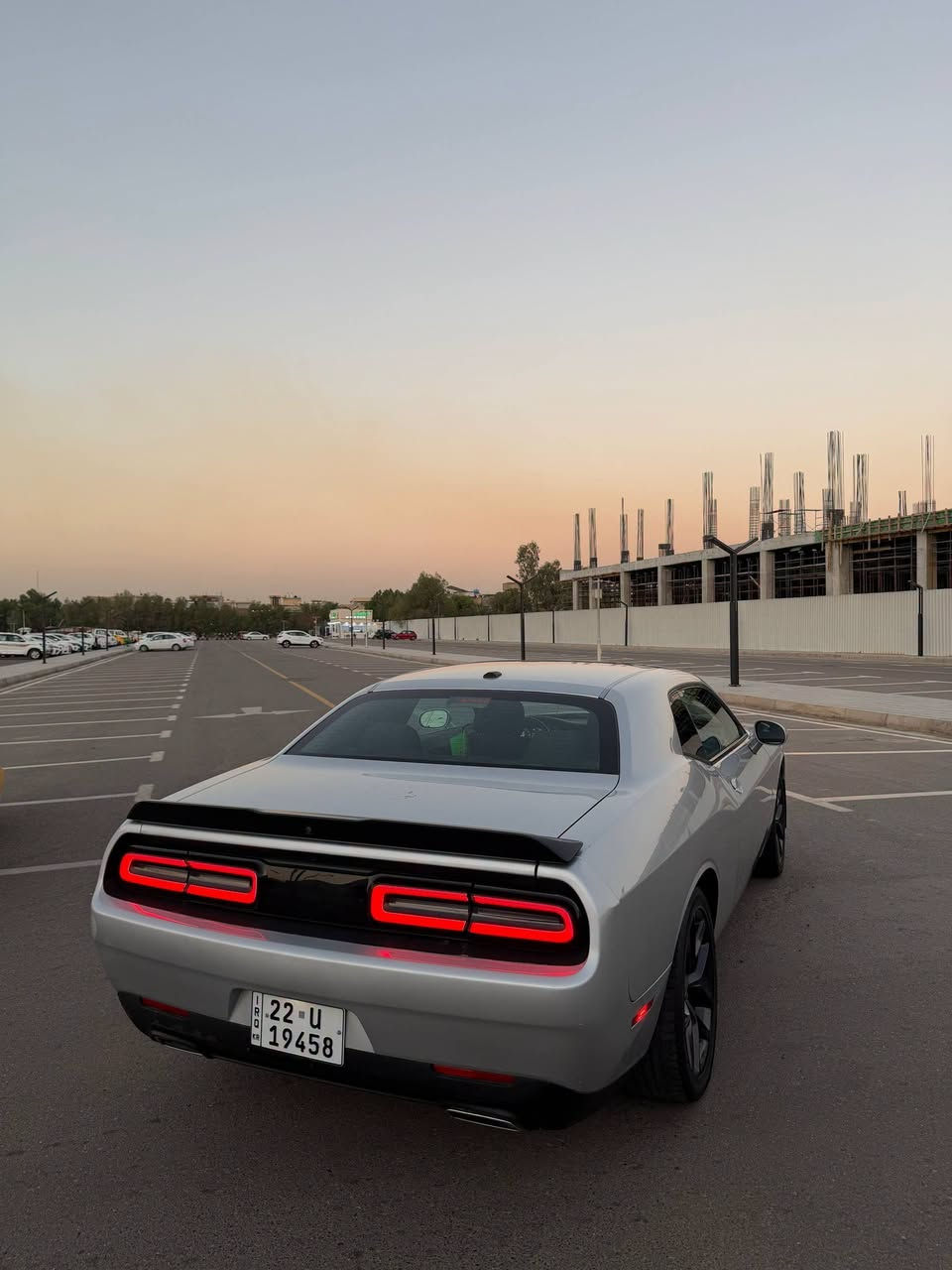 للبيع
 جالنجر sxt فتحة 6 سلندر 
Dodge Challenger 2023 SXT  

رقم اربيل بأسمي وتحويل ثاني يوم 
السيارة بدون صبغ بدون لغود بدون شاصي فقط بارد وصبغ بالجاملغ وصورة السونار مرفقة 

ماشية 21 ألف مايل 
( تو ويل المرغوب ) 
استخدام مرتب والسيارة بحالة جداً نظيفة 
 
 
• محرك V6  تو ويل 
• فتحة سقف 
• كشنات حضن 
•كشن كهرباء 
•مثبت سرعة
• سماعات AlPINE 
• شاشة  android Auto + CarPlay
• بصمة ابواب وتشغيل
• كاميرا خلفية
• تدفئة مقاعد
• تدفئة ستيرن
•تحكمات ستيرن
(( الخ …  ومواصفات الـ sxt معروفة ))
● كلشي بيها بلادي تماماً 
((( السيارة حادثها قطعة فقط جاملغ جهة السايق )))
 مكاني بغداد المنصور
السيارة رايدها بـ 208 وبيها مجال للشراي 
 للإستفسار 
*********** إتصال أو واتساب

