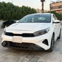 موديل 2023 ماشيه 83 الف كيلو محرك 2000 دوش فتحة سقف سلايد ويل كب اصلي ...
