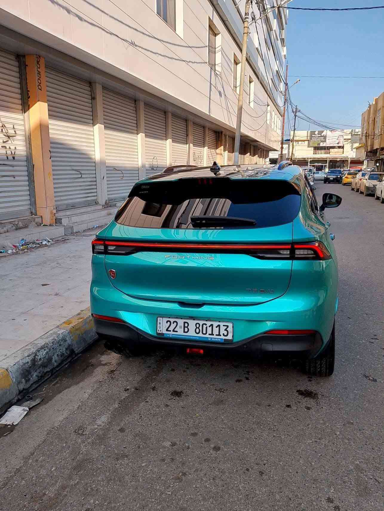 ، دونغ فينك فورثنك 2023 فول فول مواصفات ضمان شركة ليث العبيدي ٦ سنوات او 200 الف . 
السيارة كلين تايتل بدون اي ضرر او ضربة عدا رصعات اثنين صغيرة  جدا

مواصفات السيارة
•مغلفة بالكامل بنايلون الحماية ppf مع الجامات كلها مغلفة ب بولرايز  ضد الشمس وضد الكسر . 
• رقم اربيل دولي شرط التحويل
•كابون بنزين

•شاشة كيج الكتروني متصلة مع الشاشة الوسطية 
•لون السيارة فيروزي اخضر سقف اسود 
•تشغيل بصمة
•سقف بانورما  بالكامل
• ٥ كامرات ٣٦٠درجة
•ثلاجة وسطية 
•باب السائق بصمة
• سويج بصمة
•حساسات خلفية وامامية  مع رادار
•قطعتين تبريد
•لايتات زينون 
•كشنات جلد لون ماروني
• كشنات تدفئة / تهوية
•الكشنات كلها تحكم كهربائي بالكامل4 حركات
•اوتو هولد
•تحكمات ستيرن
•حساسات اطارات
•منافذ شحن
•تحكم مري كهربائي
•اشاير بالمري
•مري شفط 
•نقطة عمياء
•٣انظمة قيادة
•مانع انزلاق
• نظام abs
محرك بنزين 1.5L توربو 197 حصان 
• كير ومحرك ميتسوبيشي 
•كهربائيات بوش الماني 
• تبريد دنزو ياباني
•ويلات رياضية حجم 19 
• ايرباك عدد 8 
•اضاءة دشبول متعددة الاولوان
•شبابيك اوتوماتيك عدد ٤
•سماعات عدد ٦
وبعد بيها هواي مواصفات
مكانها كركوك
سعرها (146$)  مع المجال
للتواصل *********** كركوك, العراق
