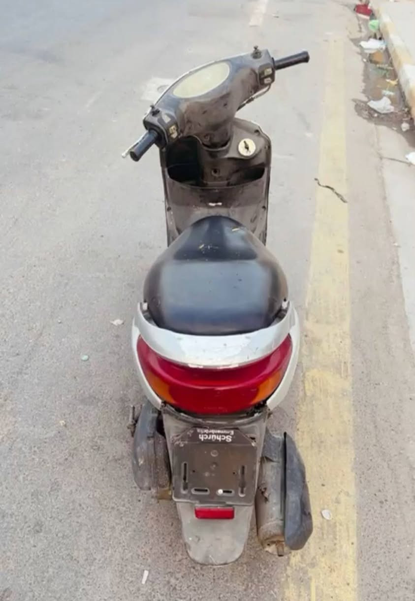 بريز شغاله سلف هندر شغاله كهربائيات كلها شغاله عوزها شوي ترتيب خارجي مثل الترايش جيبلها وصالنصة طاكة عوزها لحيم بس سعرها300 مكاني بغداد البلديات ***********
