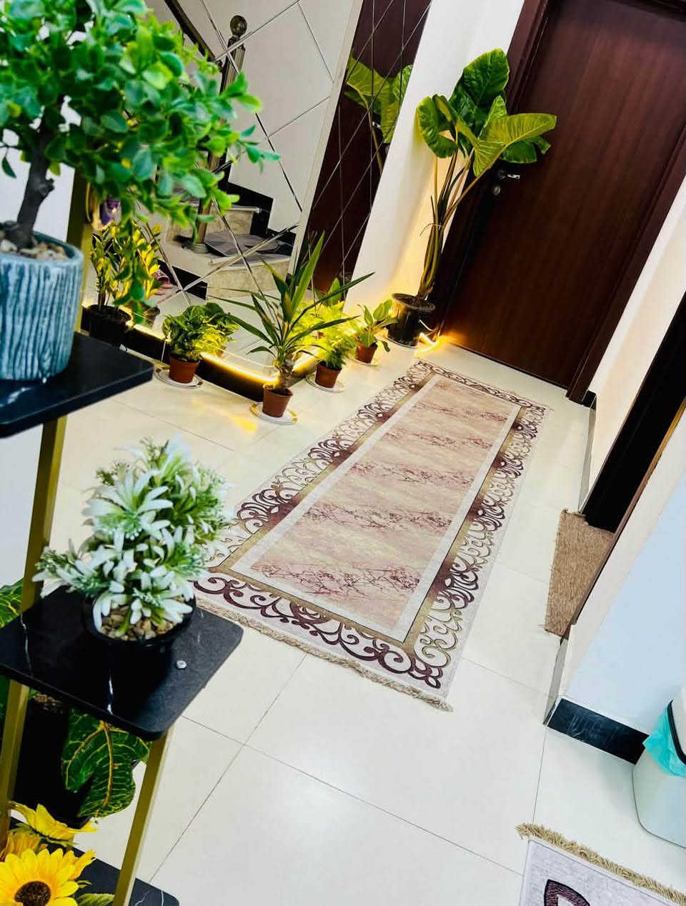 🏡✨ للبيع | دار مميز في مجمع السلطان السكني – المرحلة الثانية
فرصة سكنية مميزة بموقع جميل أمام حديقة 🌿🤍

📐 مساحة الأرض: 240م² + فضلة 13م²
🏠 طابقين
🛏️ 3 غرف نوم
▫️ غرفة في الطابق الأول
▫️ غرفتان في الطابق الثاني
✨ إحداهما سويت والأخرى غرفة عادية

🌟 إضافات ومميزات الدار:

• سقيفة مودرن
• الكراج بالكامل بورسلين
• باب وسطية أنيق يفصل بين الاستقبال والصالة
• قواطع زجاجية للحمامات
• ديكورات مميزة في الاستقبال والصالة
• موقع الدار مقابل حديقة 🌿
• مساحة إضافية مميزة بفضل الـ 13م² فضلة

📍 مجمع السلطان السكني – المرحلة الثانية – النجف الأشرف

📞 للاستفسار ومعرفة التفاصيل والتواصل: ***********

دار بمساحة مميزة، إضافات مرتبة، وموقع أمام الحديقة… جاهز ليكون بيتكم القادم 🏡🤍

#مجمع_السلطان_السكني
#مجمع_السلطان
#بيوت_للبيع
#عقارات_النجف
#عقارات_النجف_الأشرف
#بيت_للبيع
#النجف_الأشرف

نص مكتوب في الصور:
- (B3)
- ملحق رقم (4)
- السلطان السكني
- مساحة الأرض : 240 م²
- مساحة بناء الكلية : 180.4 م²
- مساحة بناء الطابق الأول : 63.1 م²
- السطح
- منور
- UP
- 3:50
- غرفة نوم رقم 3
- غرفة نوم رقم 4
- حمام
- Al Sultan Residential Complex
- Iraq - Al Najaf
- Mobile: +964 7823777719
- +964 7730777719
- sales@alsultancomplex-najaf.com
- 00/00/2018
- مجمع السلطان السكني
- العراق - النجف الأشرف
- موبايل : ٩٦٤٧٨٢٣٧٧٧١٩+
- ٩٦٤٧٧٣٠٧٧٧٧١٩+
- www.alsultancomplex-najaf.com