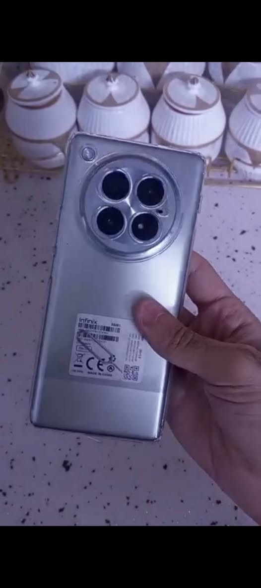 إنفينيكس زيرو 40 • رام ١٢+١٢ • ذاكرة ٢٥٦