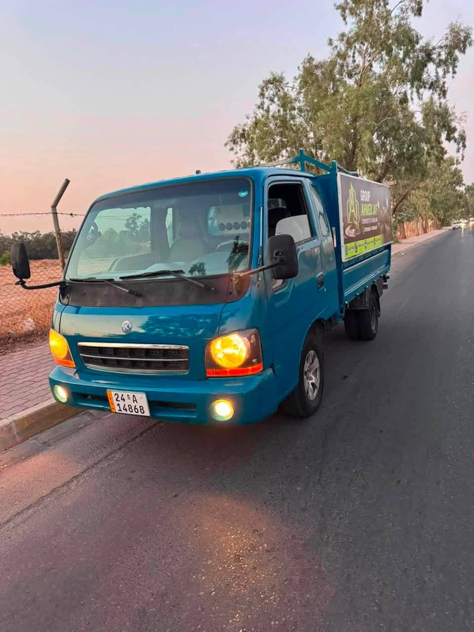 كيا بنگو بزونه تك وربع مديل 2002 ناطقه سنويه جديده باسمي محرك 3000 صافيه 
صبغ عام جماليه فقط مابيهه ضربهه ولا خياس جاهزه من كل النواحي محرك گير بشرط حداديه جديده تايرات كامل جدد من الدعاميه للدعاميه شرط السعر 75 /***********
