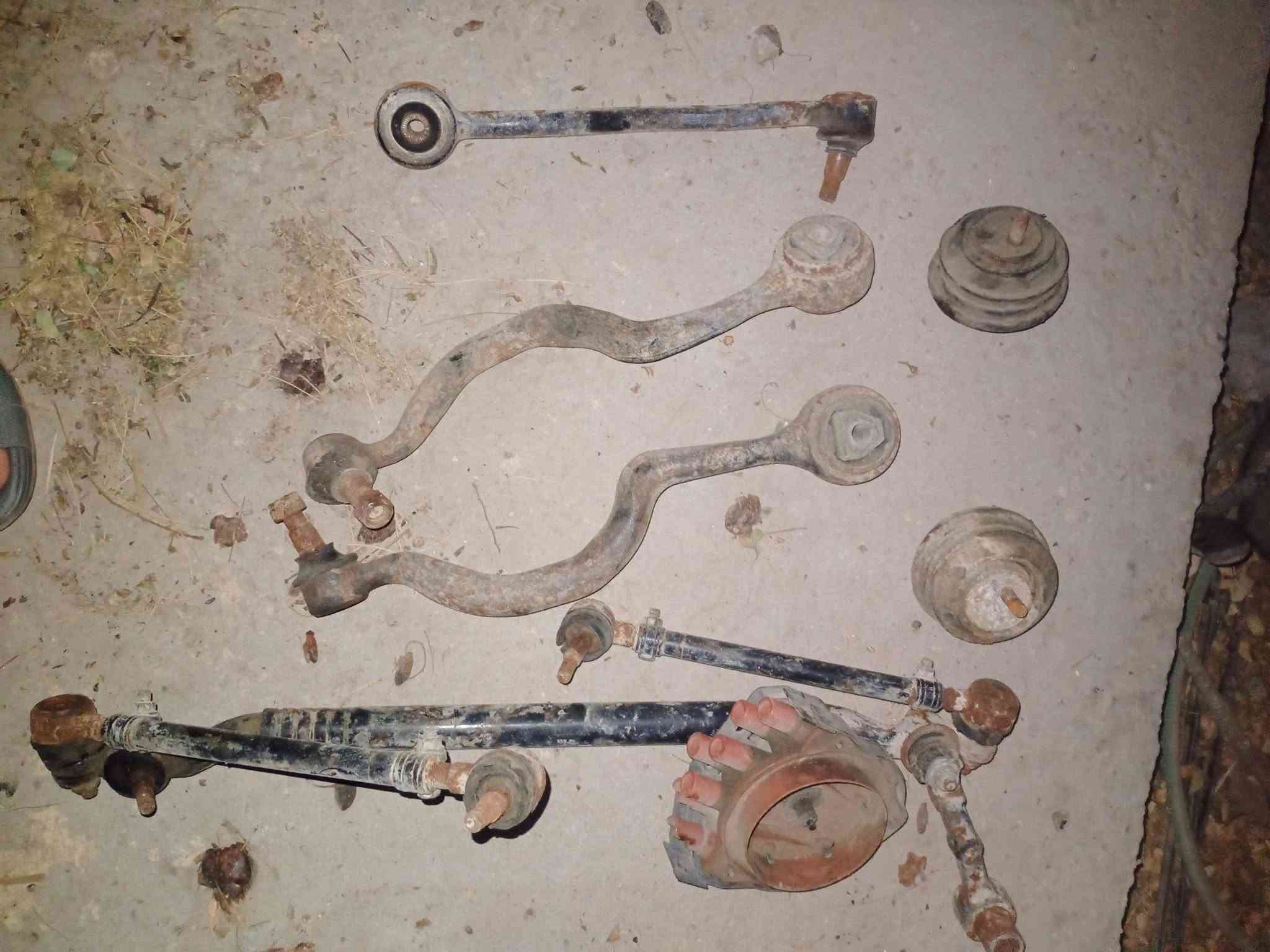 قطع غيار سيارات • للبيع • واتساب