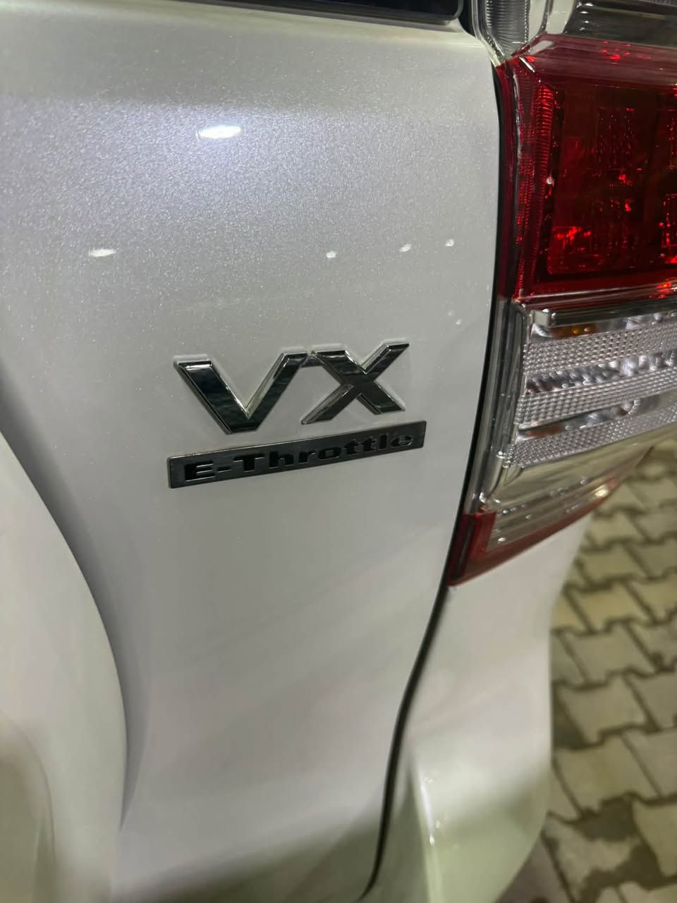 السلام عليكم برادو موديل ٢٠١٤فول مواصفات vxبيها بارد قليل بلجاملغ الخلفي مكفوله من البغ والتبديل رقم بغداد بأسمي مكاني كربلاء للاستفسار ***********سعرها ٣٠٥
