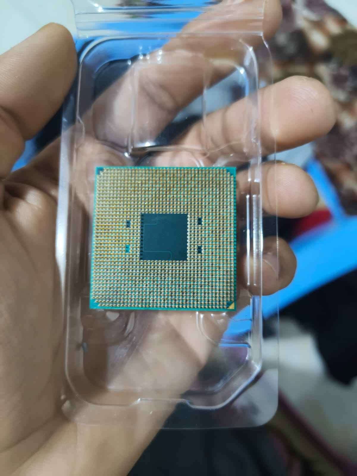 السلام عليكم عندي معالج مستعمل ورامات جديده

المعالج معالج AMD Ryzen 5 2400G 
معالج قوي وبيه كرت داخلي وللتفاصيل البقية خاص او على الواتس
الرامات ddr3 12gb
4+8 نفس الصور  للالعاب والاستعمال اليومي كلش زينه

الرامات 25 الف
المعالج 55 الف
رقمي  *********** او الخاص مفتوح القرنة, البصرة

نص مكتوب في الصور:
- ddr3 4g
- ddr3 8g