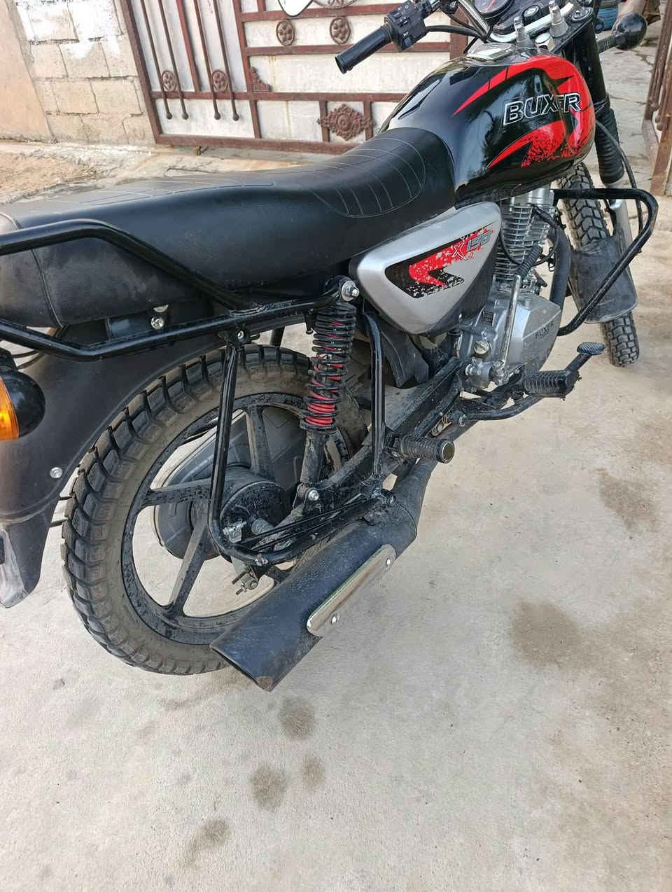 🏍️ دراجة بوكسر باب ثاني للبيع، بيها طعجات بسيطة بالتانكي، جاهزة للشغل والدليفري.
البيع بشرط الفحص، تعال شوفها بعينك. الشاري يتصل ويدلل.
#بوكسر #دراجات #دليفري #دراجات_للبیع #العراق
