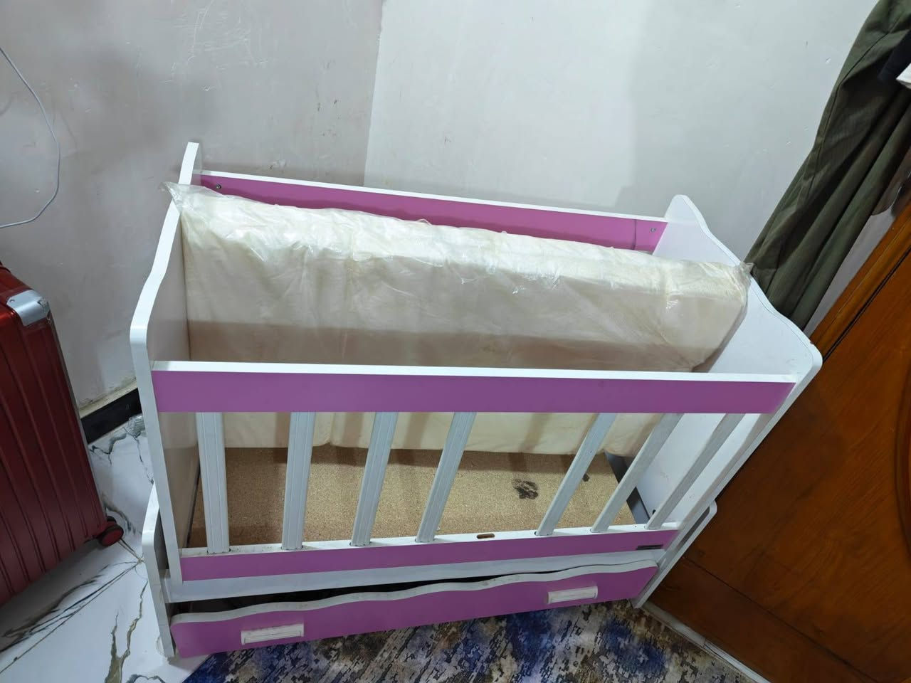 هاي الغرفه • سعر مناسب • غرفه اخشاب