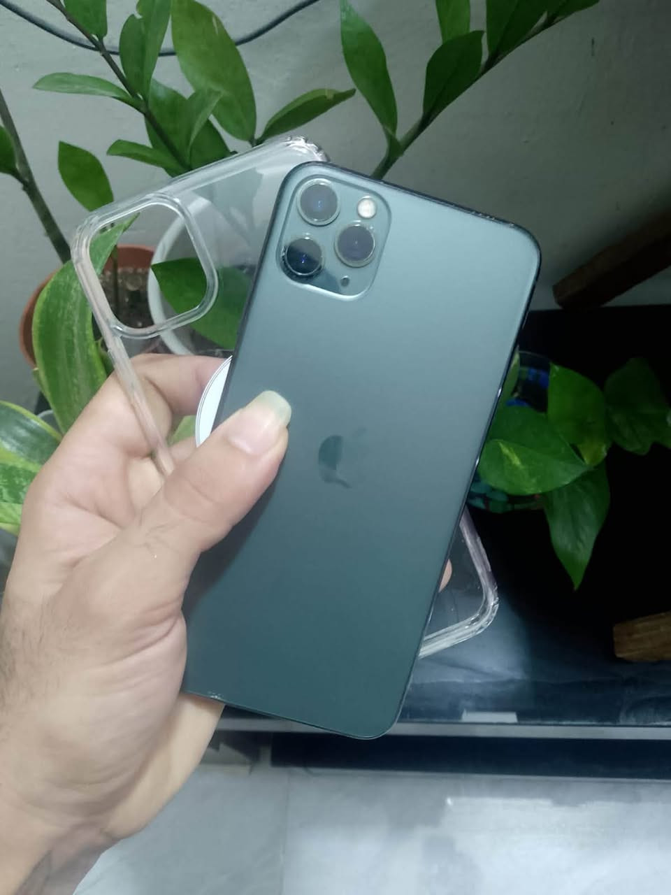 السلام عليكم
ايفون 11برو ماكس 

جهاز بطاريه🔋82 بلاديه

شاشه مبدل فيس ايدي متوقف وبي هاي طكعه سوده صغيره مبينه بصوره اذا تريد تبدل شاشه سعرها22الف تريد تبقيها هيج مماثر بل ستخدام ابد 

جهاز ذاكره256 

لون زيتوني جهاز حلو نضيف 

سعر210بي مجال  مكاني كركوك

***********
