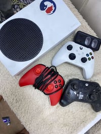 اكس بوكس سيريس اس • ٥٠٠ جيجا • ٣ جوستكات
