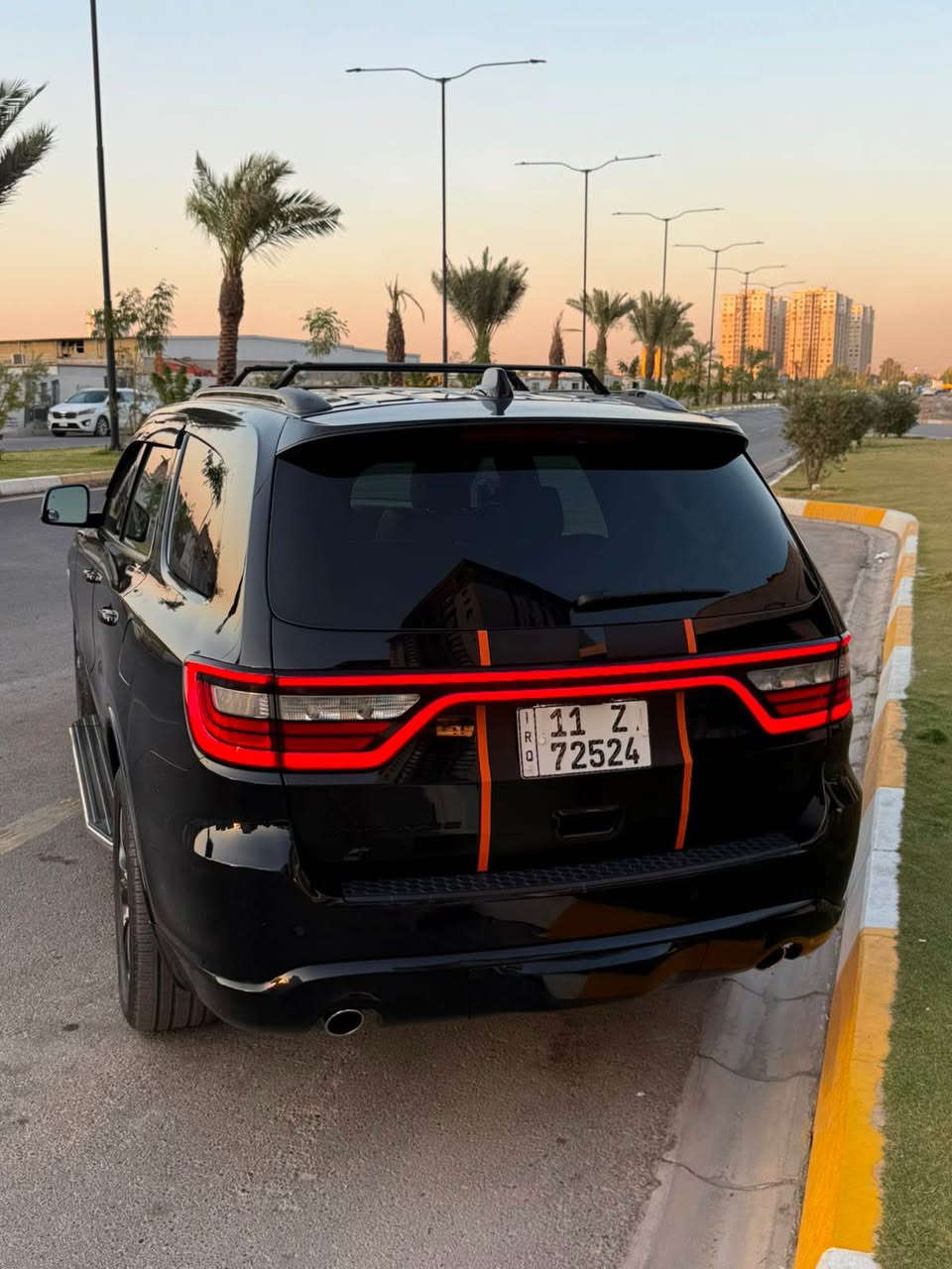 🔥 دوج دورانجو 2024 - GT Premium (اخت الكلين) 🔥
 * الموديل: 2024
 * الفئة: GT Premium (أعلى مواصفات الفئة - فول مواصفات)
 * المسافة المقطوعة (الماشي): 18,000 كم فقط (بحالة الشركة)
تفاصيل الضرر والصبغ:
 * الحادث: جاملغ وبنيد فقط.
 * التصليح: تم تبديل قطع غيار أصلية بالكامل (بدون صبغ / بدون تعديل).
 * السيارة بشرط المعاينة بحالة وكالة الشركة من محرك، جير، وشاصي.
أبرز المواصفات:
 * شاشة كبيرة مع نظام ملاحة وApple CarPlay / Android Auto
 * فتحة سقف، جلد، فتح وإغلاق هيدروليك للجميع
 * كراسي كهربائية مع تبريد وتدفئة + تدفئة مقود
 * رادار، تحديد مسار، ونظام قيادة ذكي
 * رينجات الرياضية الخاصة بـ GT Premium وحساسات كاملة
 * السعر المطلوب: 310$
 * مكان المعاينة: [بغداد الزعفرانيه ]
 * للتواصل والاستفسار: [*********** / واتساب] بغداد, العراق
